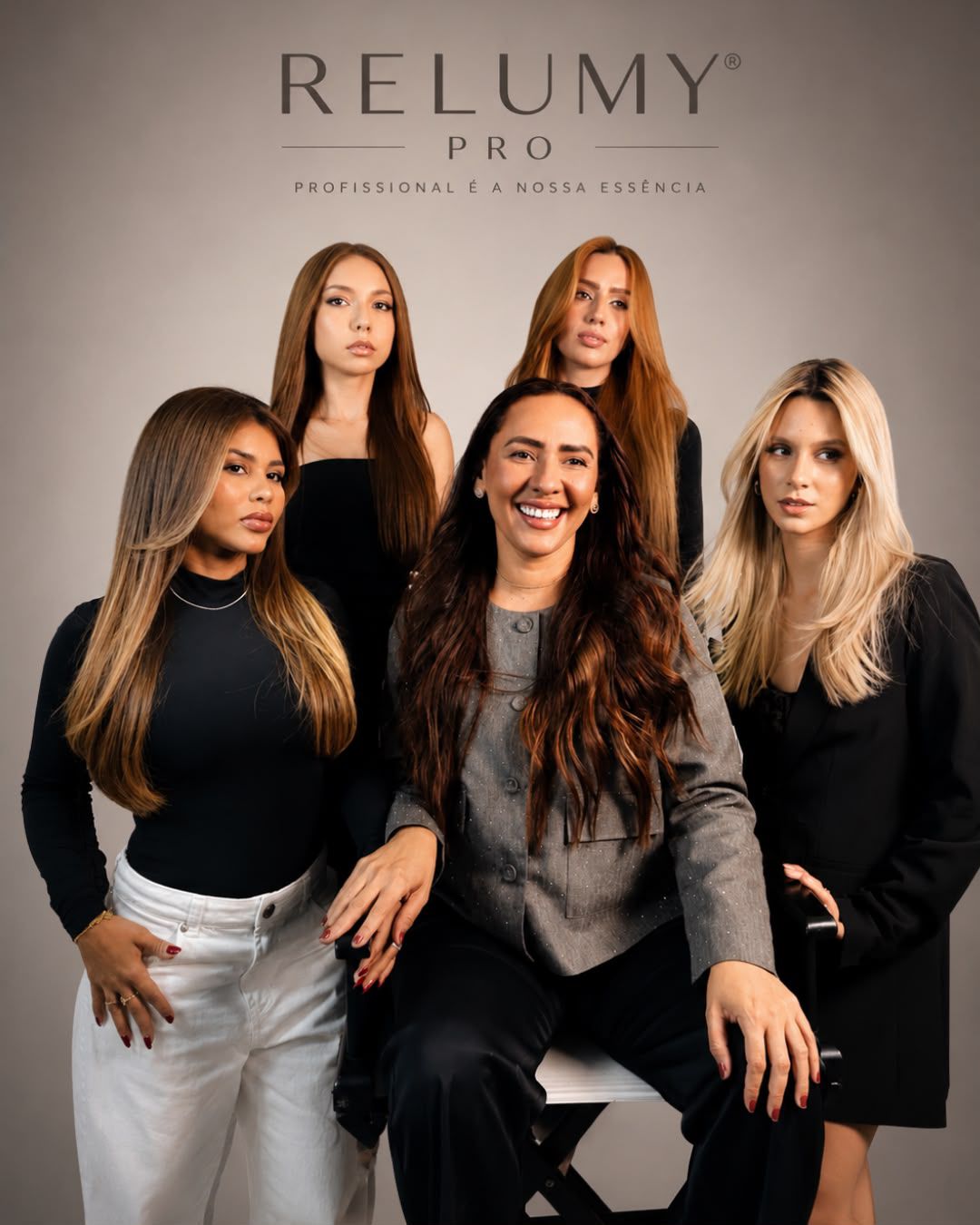 Edeneide Teixeira, criadora da RELUMY PRO, com equipe